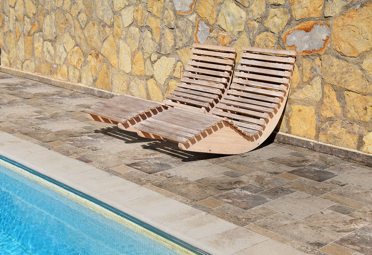 MSI Tuscany Scabas Silver Travertine — surface detail in silver tonality