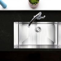 MSI Handcrafted 16G 3219 Sinks — surface detail in natural tonality