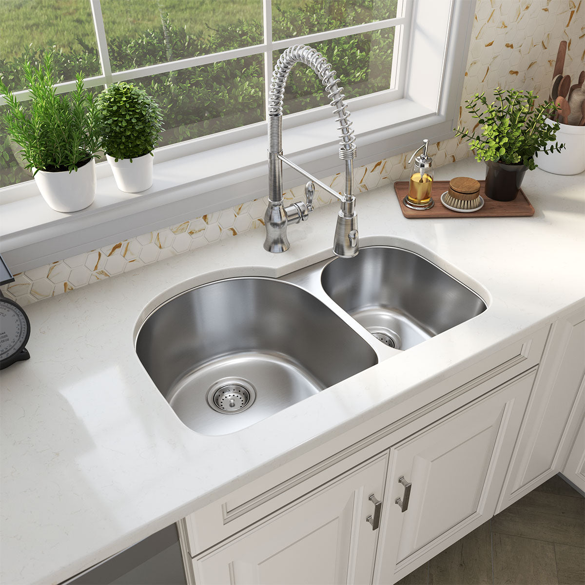 MSI 18G 60/40 — surface detail in natural tonality heavy-gauge undermount single-bowl kitchen sink