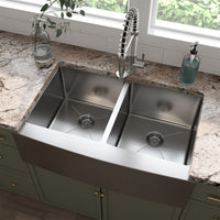 MSI Handcrafted Farmhouse With Apron 16G 50/50-3321 Sinks — surface detail in natural tonality