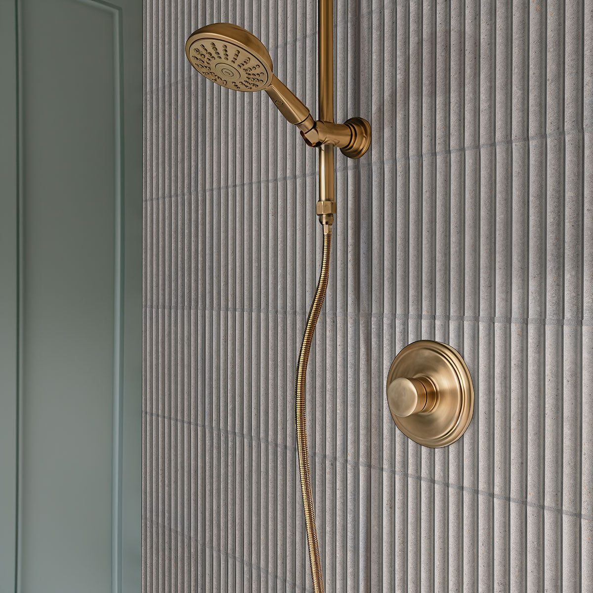 MSI Piano Sinfonia Ceniza Fluted Tile — surface detail in natural tonality