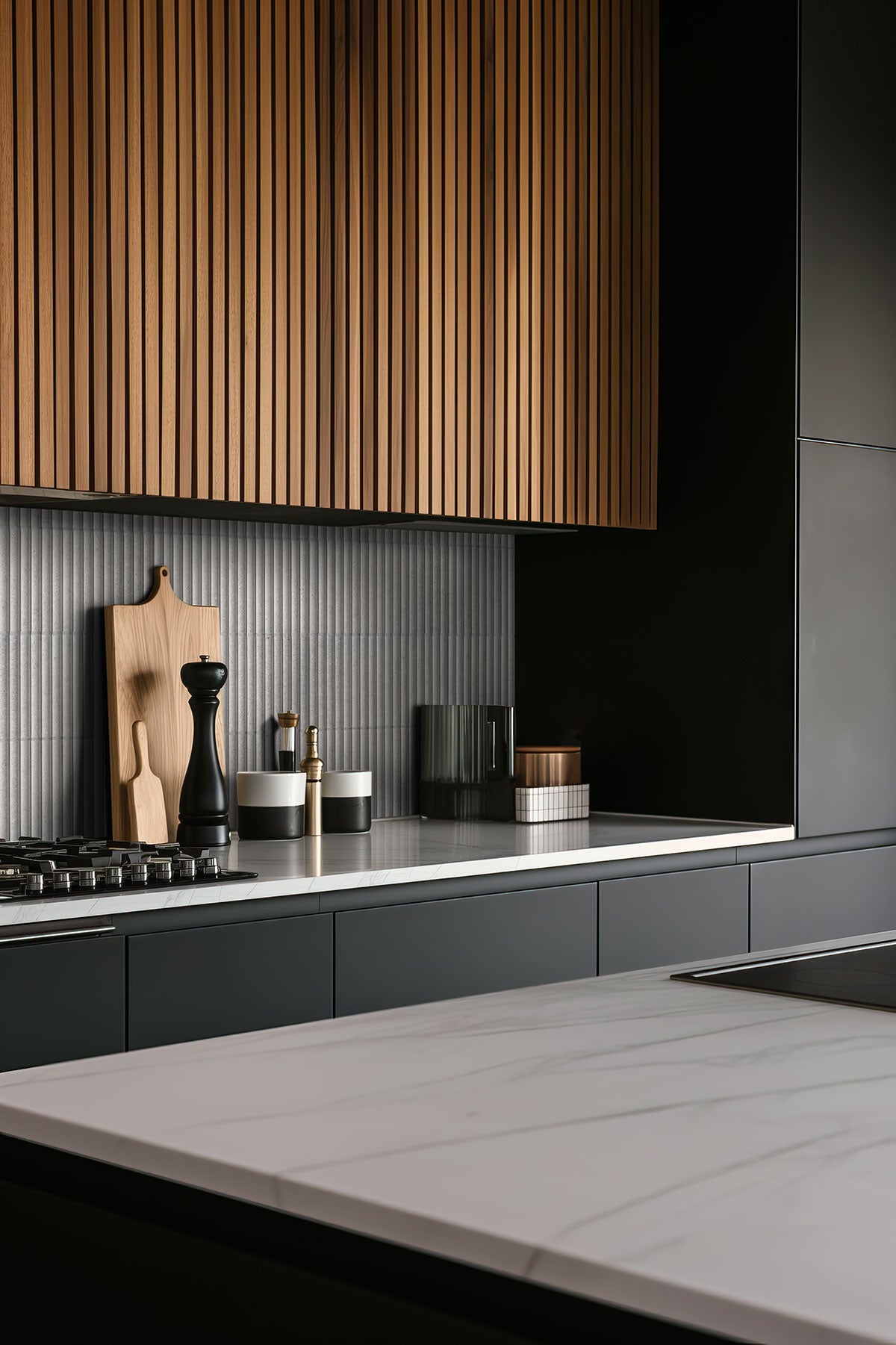 MSI Piano Sinfonia Ceniza Fluted Tile — surface detail in natural tonality