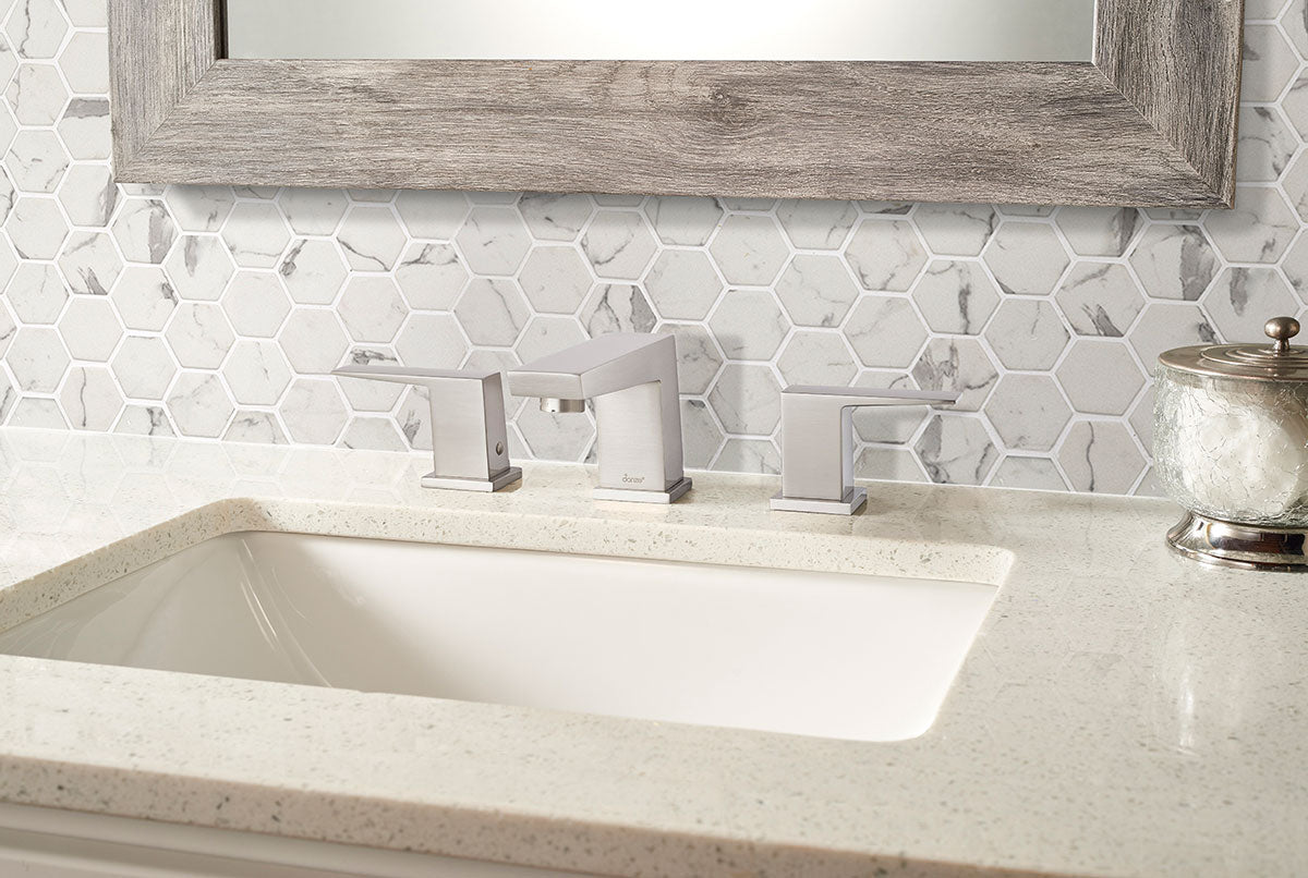 MSI Statuario Celano Hexagon Mosaic Tile — surface detail in natural tonality