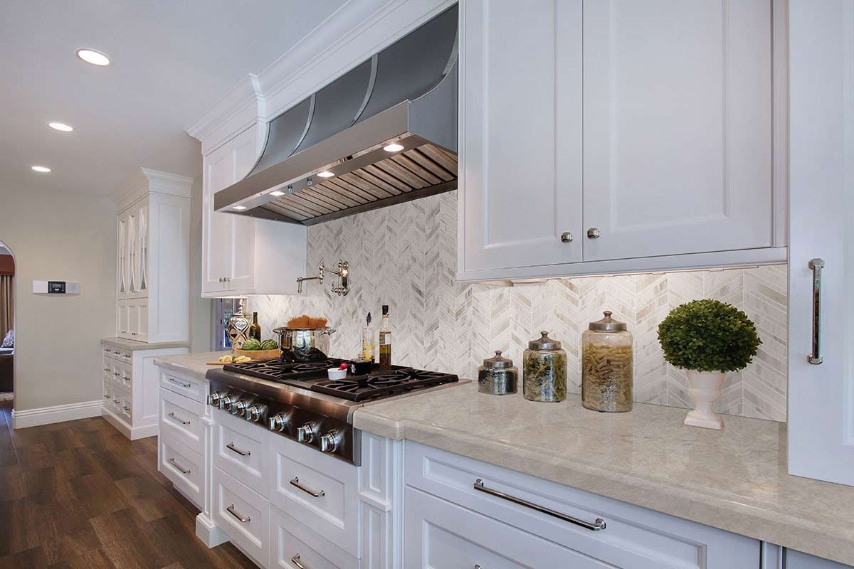 MSI Palisandro Chevron Polished Natural Stone Mosaic — room scene