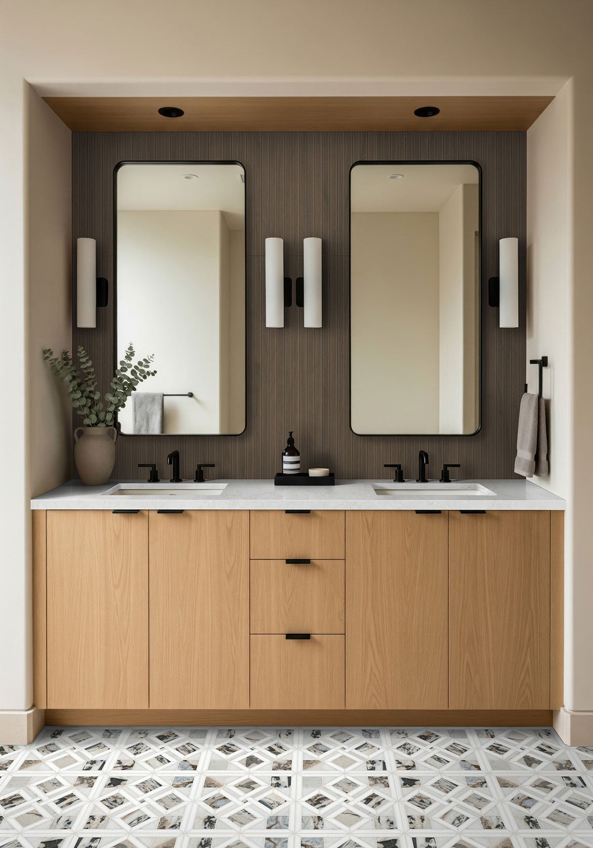 MSI Urbanslat Tawny 16 x 48 Matte — surface detail in natural tonality