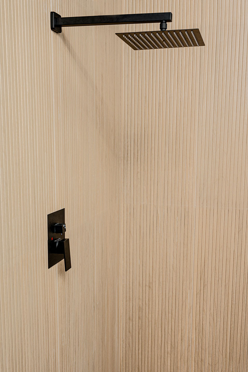 MSI Urbanslat Natural 16 x 48 Matte — surface detail in natural tonality