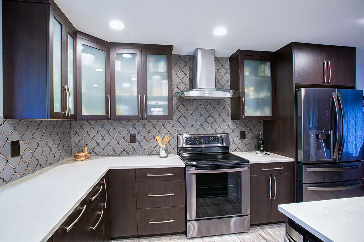 MSI Highland Park Victorian Light Arabesque Tile — surface detail in natural tonality
