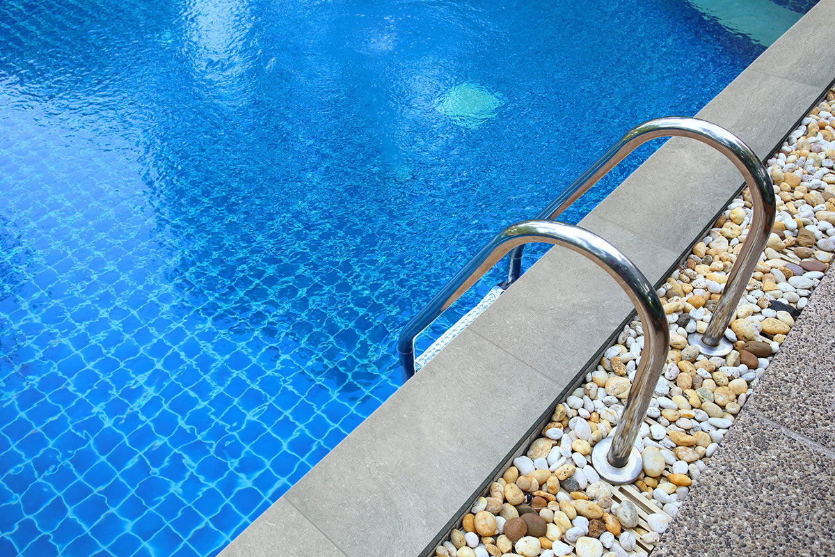 MSI Vulkon Grey Porcelain Coping — surface detail in grey tonality