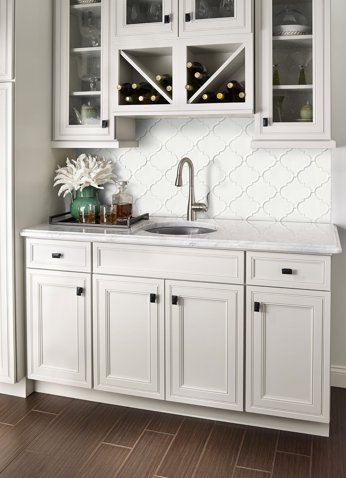 MSI Highland Park Whisper White Arabesque Tile — surface detail in white tonality