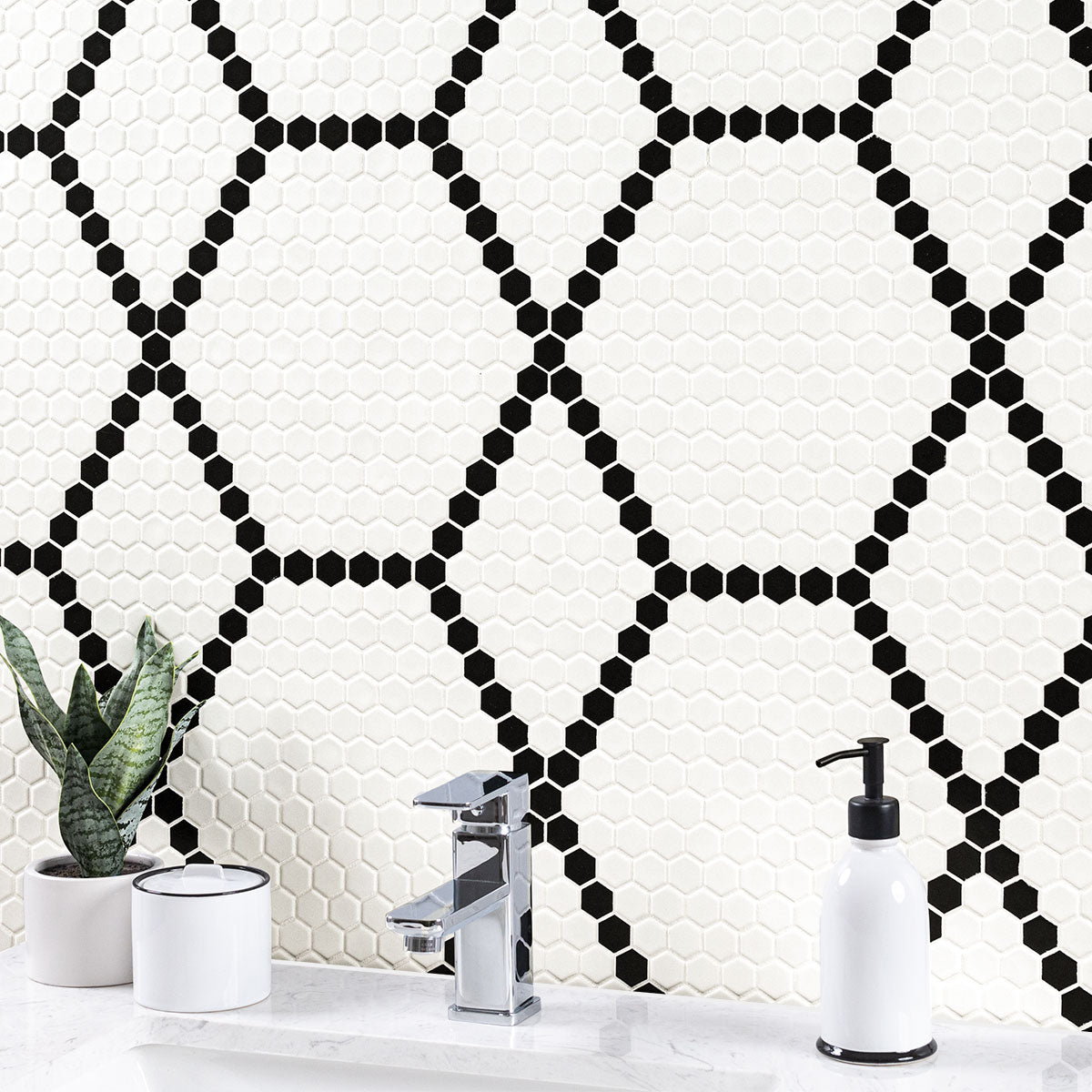 MSI Domino White and Black Hive Pattern Matte — surface detail in white tonality